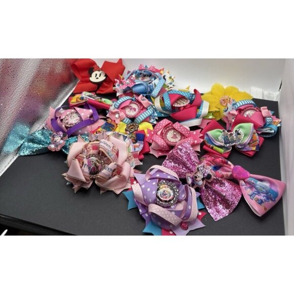 17 Medium Fancy Girls Hairbows Clip In - Picture 1 of 2